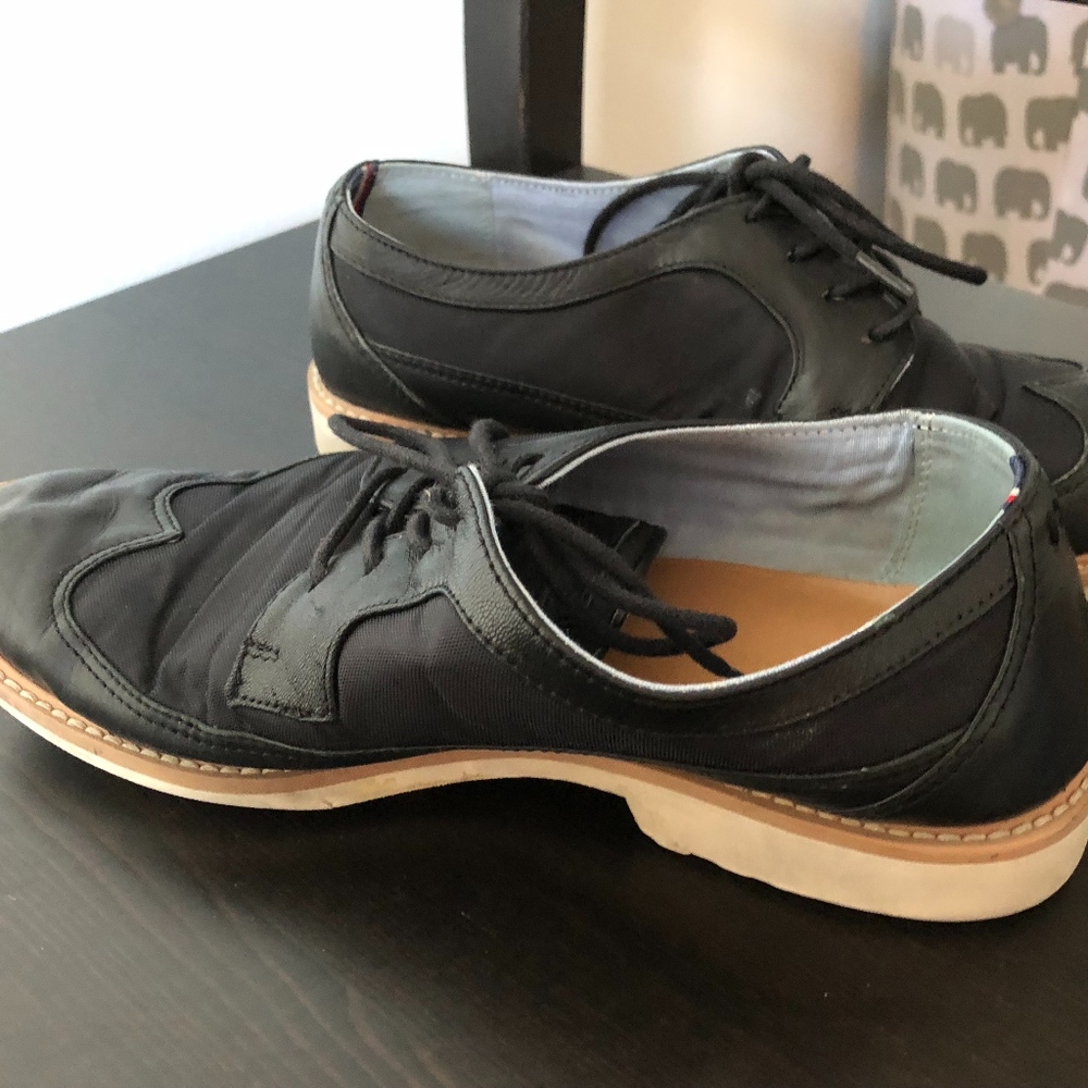 Black Tommy Hilfiger Oxford shoes